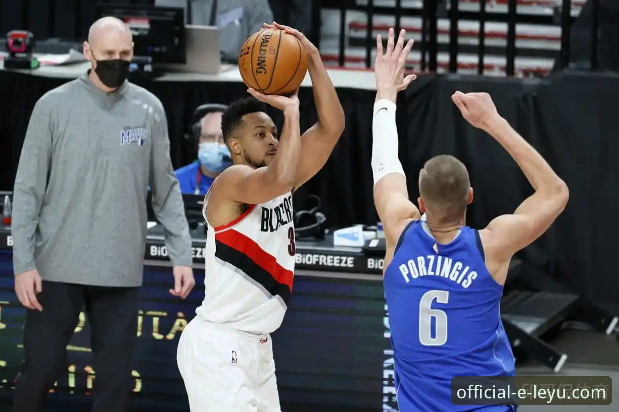 NBA转会市场最新消息：CJ-麦科勒姆1年2100万美元续约老鹰细节曝光